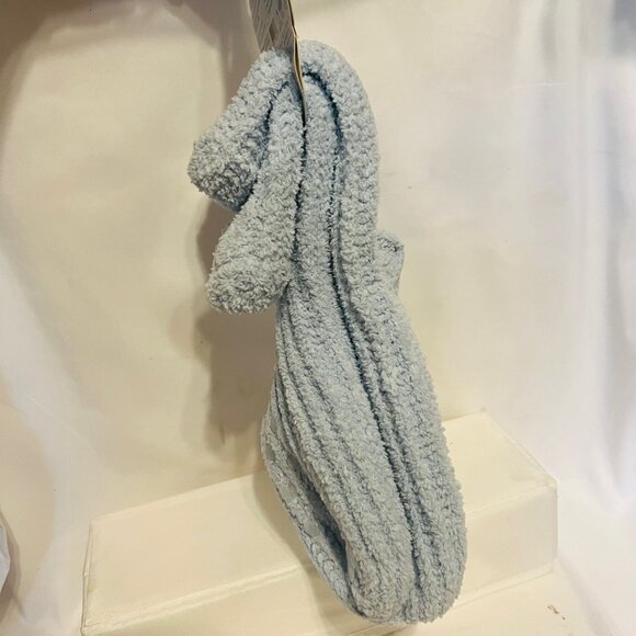 Earth Therapeutics Shea Butter Moisture Dream Silk Cozy Socks-Baby Blue-Fits Mos - Picture 6 of 12